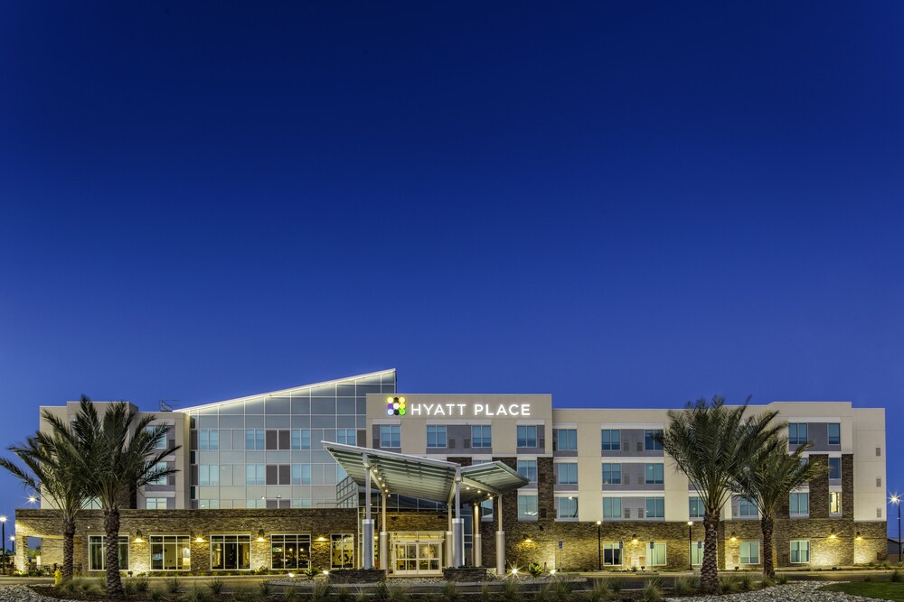 Book Hyatt Place Delano In Delano Hotelscom