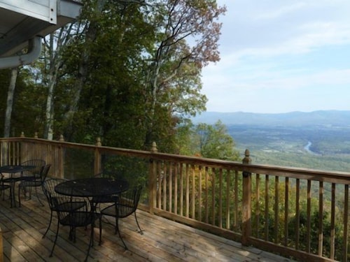 Book Mountain Top Chalet Has Incredible Views Of The Shenandoah Mountain Top Chalet Has Incredible Views Of The Shenandoah Valley 3 Br Cabin