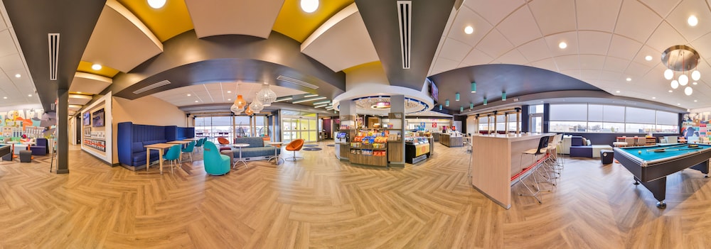 Book Tru By Hilton Stuttgart Ar In Hotels Lobby