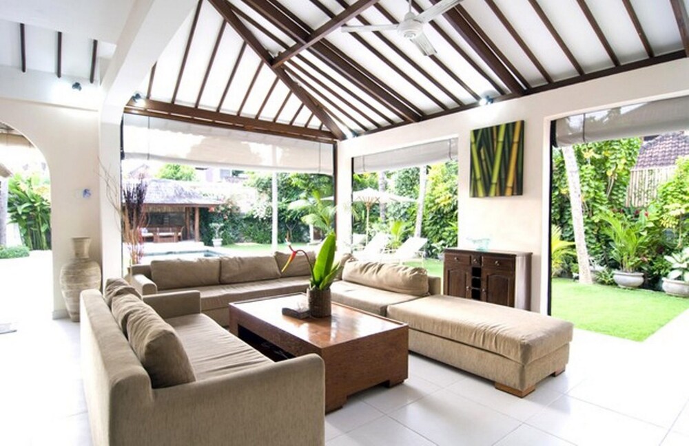 View Villa Aisha Ii Gif