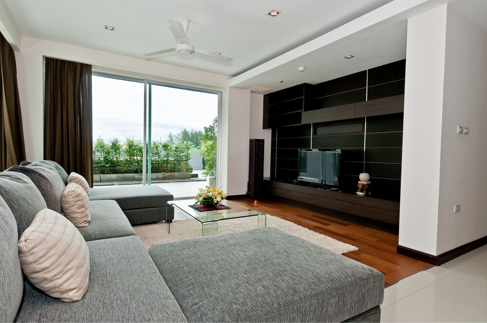 Karonview 2 Karon Thailand Hotel S Hotels Com Karonview 2 Karon Bedrooms Apartment Living Room