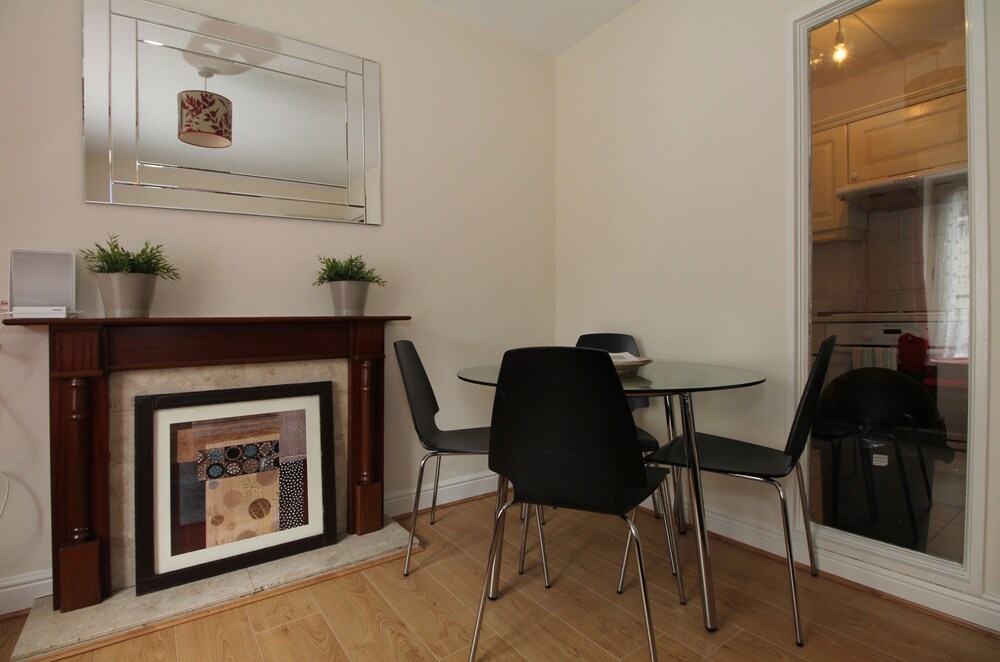Book South City Centre Apartment In Dublin Hotels Com South City Centre Apartment Dublin