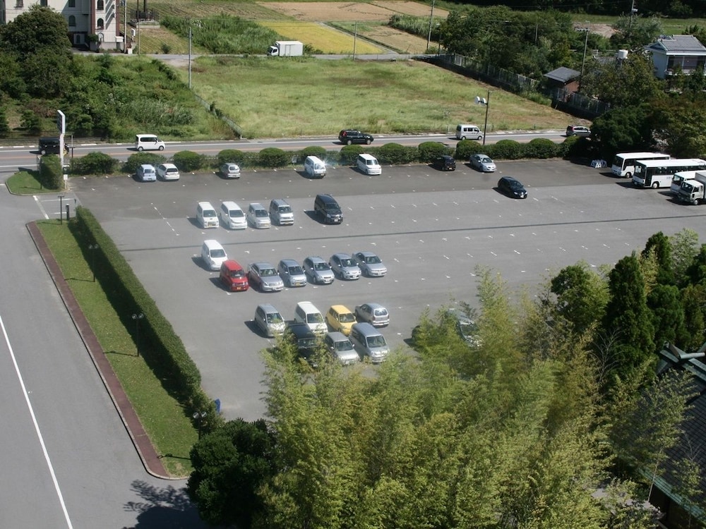 Hotels Deals S For Hotel Reservations From Luxury Hikone View Hotel Rv Or Truck Parking