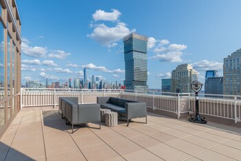 Top 10 Jersey City Hotels Near Newport Station New Top 10 Jersey City Hotels Near Newport Station New