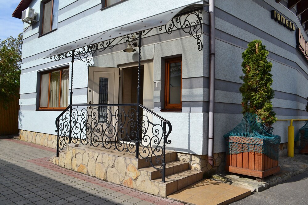 ホテル ストライク ビニツァ の宿泊予約 ホテルズドットコム