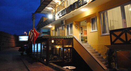 closest hotels to ii murat hamami from a 34 book at hotels com