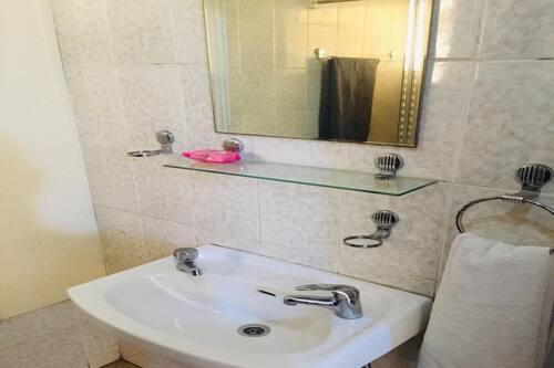 Book Jenos Hotels In Accra Hotels Com