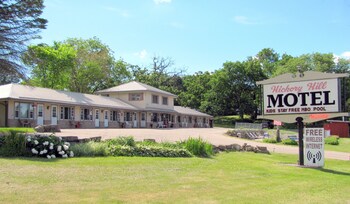 Top 10 Hotels In Lansing Iowa
