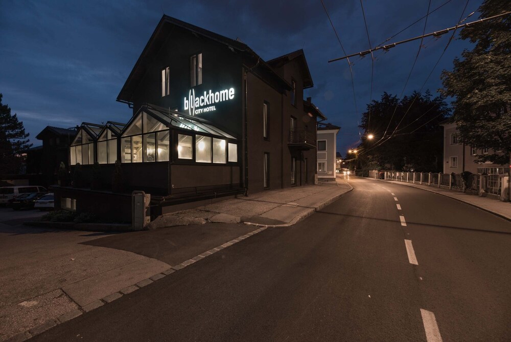 黑屋萨尔斯堡麦斯格兰酒店