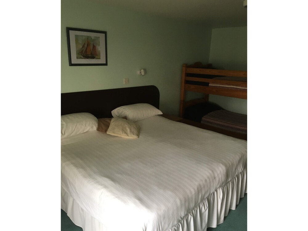 Ring O Bells Kingsbridge Info Photos Reviews Book At Hotels Com