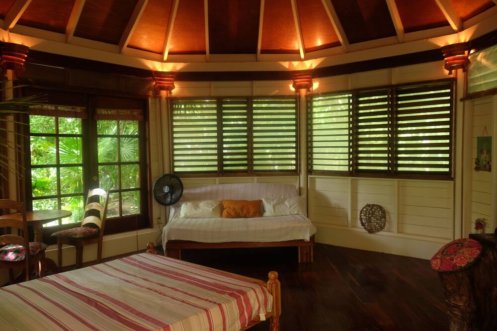 Deluxe Double Room, 1 Queen Bed, Garden View - Guest Room