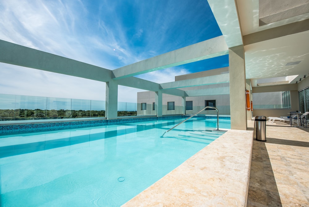 Book Hampton by Hilton Santo Domingo Airport in Boca Chica