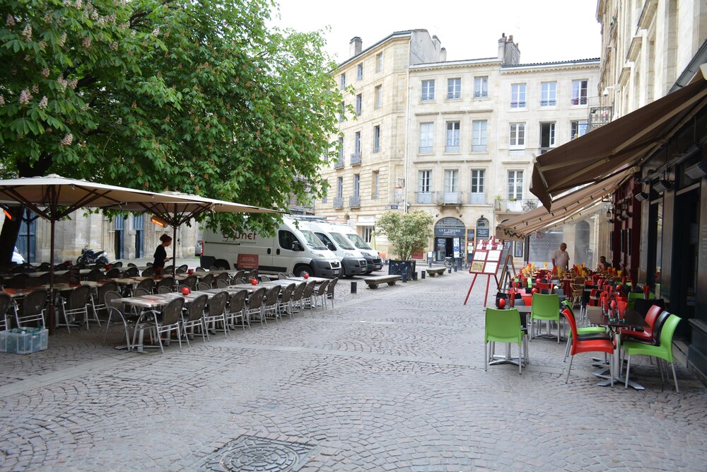 Appartement Cosy Centre Historique Bordeaux Info Photos Reviews Book At Hotels Com