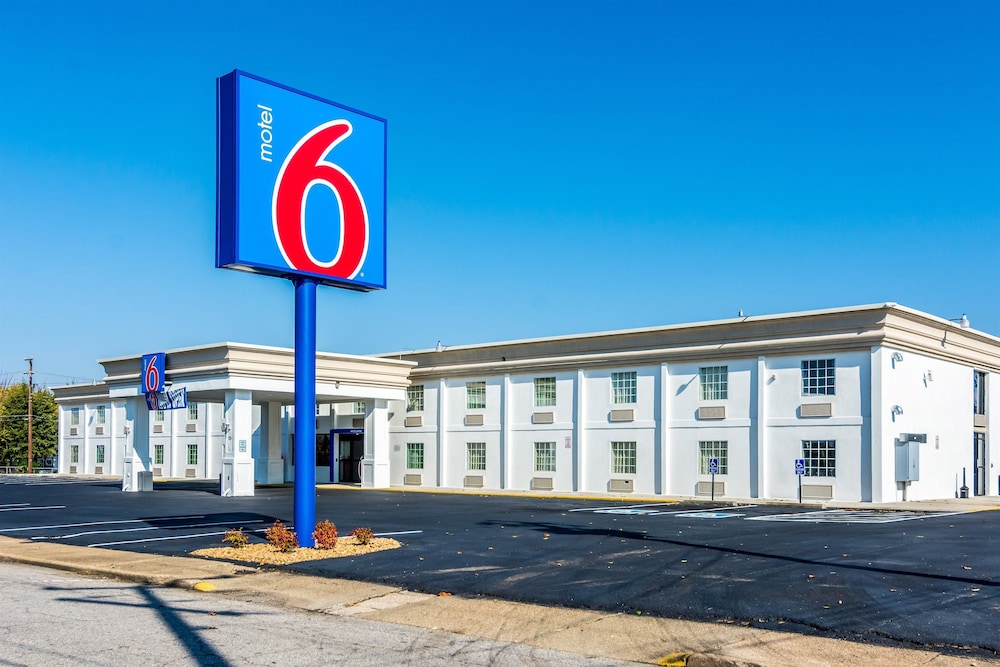 Book Motel 6 Fort Lee Petersburg Va In Hotels Motel 6 Fort Lee Petersburg Va