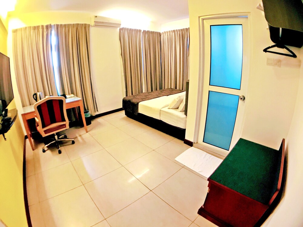 Book Lux Private Hotel In Petaling Jaya Hotels Com