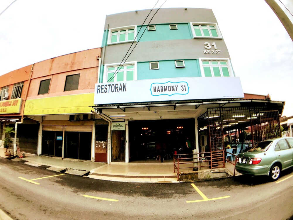 Book Lux Private Hotel In Petaling Jaya Hotels Com