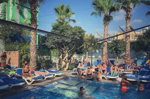 احجز حدائق الحمراء الحضري ة في بيروت قارن أسعار الفنادق في بيروت