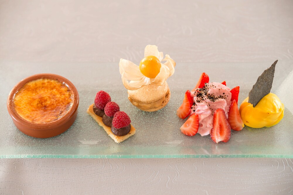 Le Reverbere La Cuisinerie L Hotellerie Vic En Bigorre Hotels Com