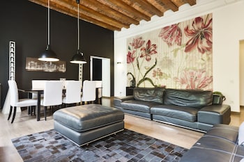 Barselona bölgesindeki Midtown Luxury Apartments resmi