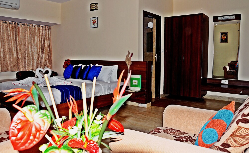 Book Hotel Mookambika Palace In Kollur Hotels Hotel Mookambika Palace Kollur