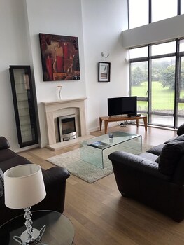 Best Hotels Near Leopardstown Racecourse Book On