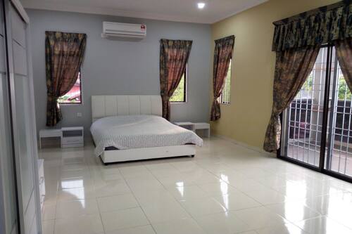 Book Arrayyan Guesthouse Homestay In Taiping Hotels Com