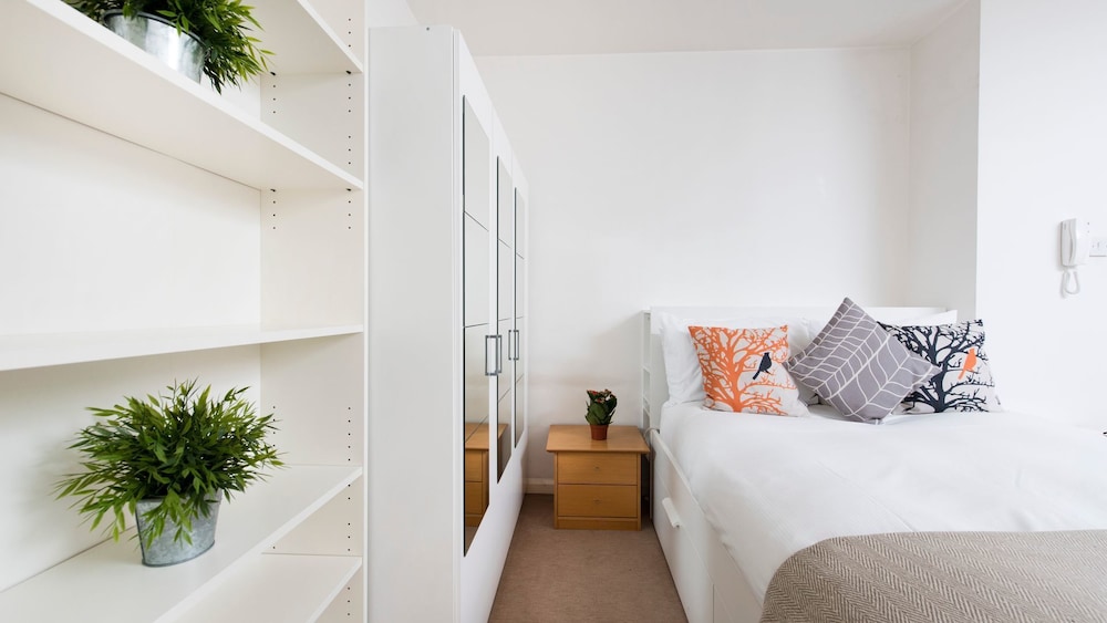 book stylish studio flat in zone 1 in london hotels com