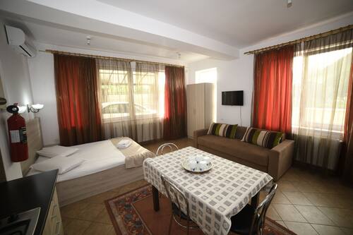 احجز بنسيون زبور 1 في كلوي نابوكا قارن أسعار الفنادق في كلوي نابوكا