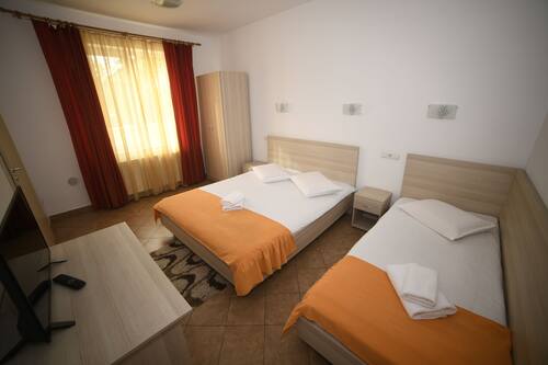 احجز بنسيون زبور 1 في كلوي نابوكا قارن أسعار الفنادق في كلوي نابوكا