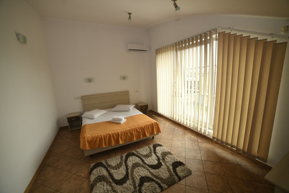 احجز بنسيون زبور 1 في كلوي نابوكا قارن أسعار الفنادق في كلوي نابوكا