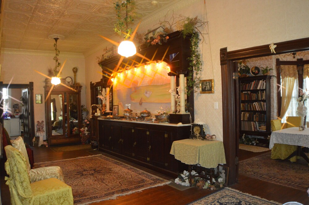 Book The Carleton House In Bonham Hotels The Carleton House Bonham