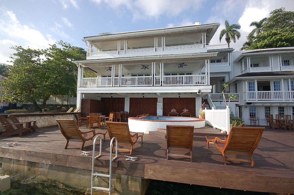 Book San Bar Blue Lagoon 6br In Port Antonio Hotels San Bar Blue Lagoon 6br Port Antonio