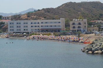 Φωτογραφία του Tylos Beach Hotel, Κάτω Πύργος