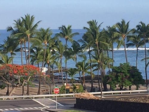Book 2 204 The Beach Villas At Kahaluu In Kailua Kona Hotels 2 204 The Beach Villas At Kahaluu Kailua Kona