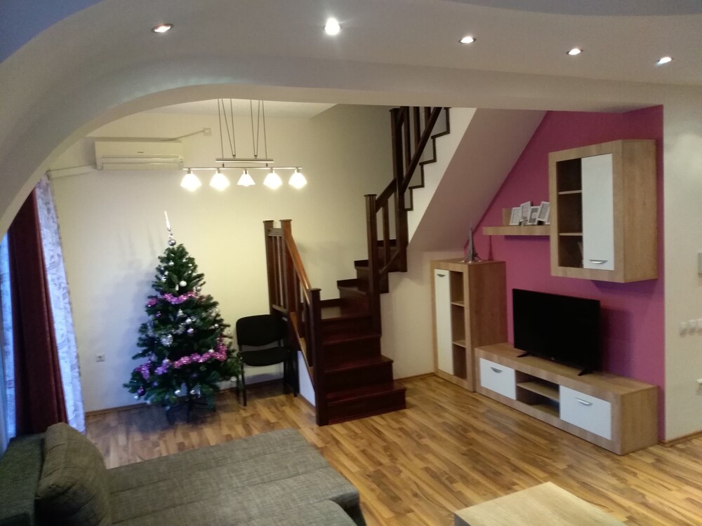 Book Penthouse Apartament Nufărul Oradea In Oradea Hotels Com