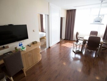 Picture of GreenTree Inn Changzhou Intrenational Airport Express Hotel in Changzhou