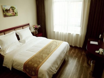 Picture of GreenTree Inn+H4:H1686 Changzhou Henlin Town zhongtian Express Hotel in Changzhou