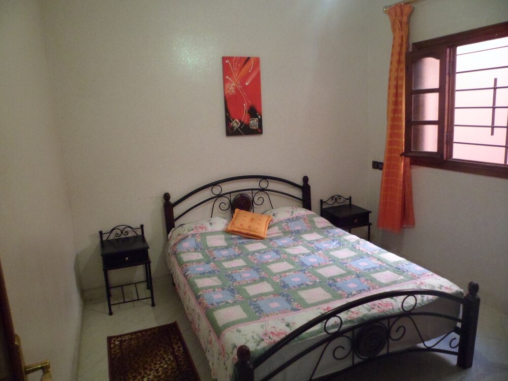 احجز منزل يقع على الشاطئ من 4 غرف نوم آر إي إف 1064 في أغادير قارن أسعار الفنادق في أغادير