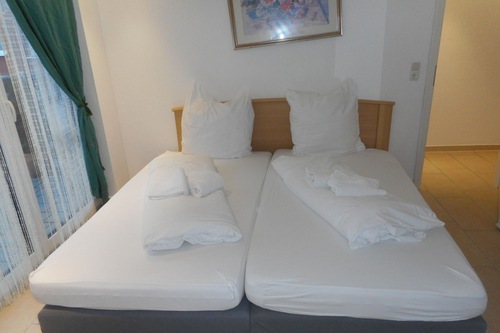Pension Alis In Augsburg Hotels Com