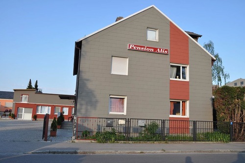 Pension Alis In Augsburg Hotels Com