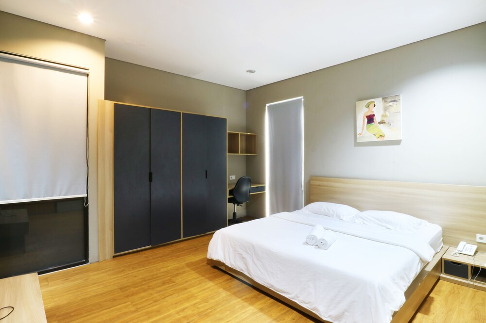 エム スイート リッポ カラワチ チュルッ の宿泊予約 ホテルズドットコム