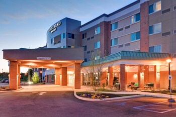 15 Closest Hotels To Sayville Station In