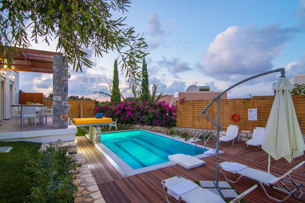 别墅, 3 间卧室, 私人游泳池 (mikhail) - 露台