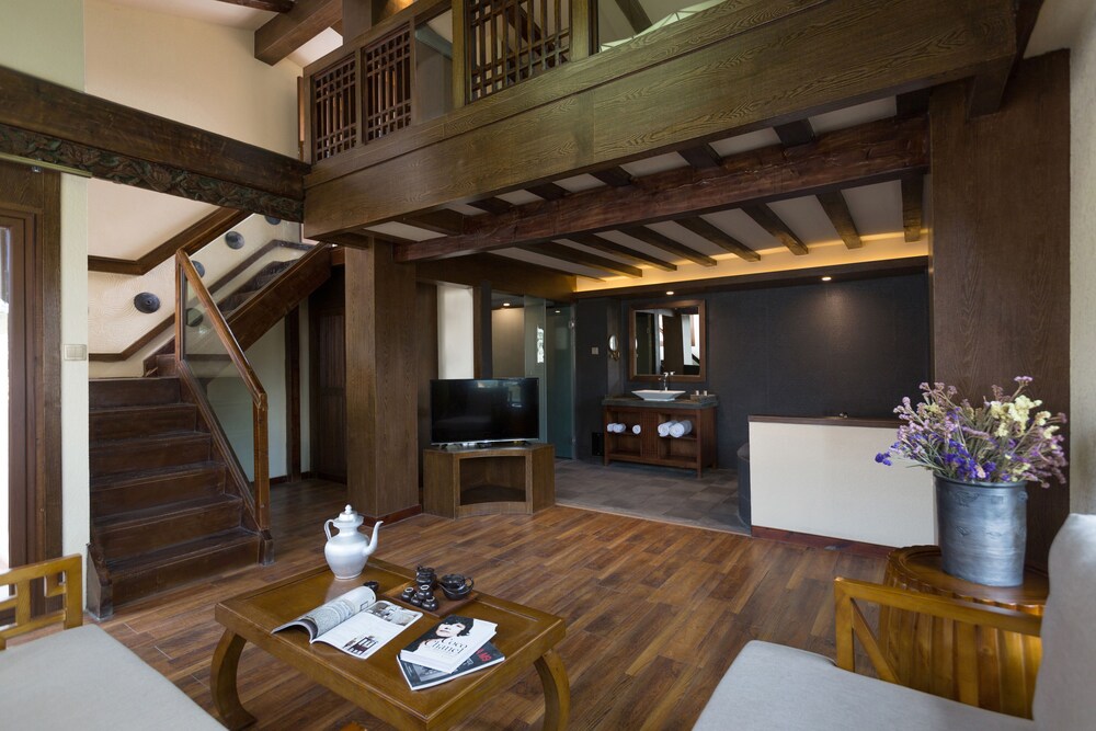 荷悦噶丹精品酒店