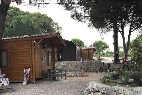 Morkoyun Bungalov Kamp Karaburun Hotels Com