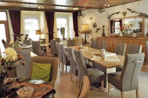 احجز زوم أختين هيميل في كلوتين قارن أسعار الفنادق في كلوتين