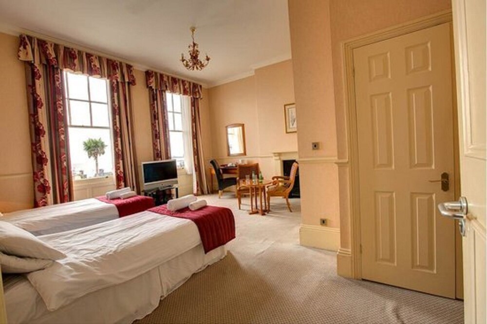 russell hotel weymouth info photos reviews book at hotels com