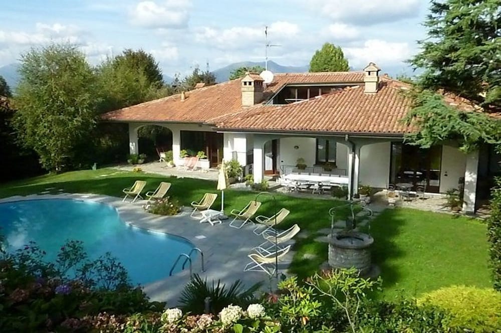 Book Villa con piscina per soggiorni estivi in Lake Como | Hotels.com Book Villa con piscina per soggiorni estivi in Lake Como | Hotels.com