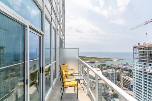 Book Simply Comfort Amazing Downtown Apartments In Toronto Hotels Com