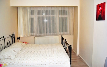 İstanbul bölgesindeki Calm and Comfortable City Apartment in the Heart of Istanbul With 3 Bedrooms resmi